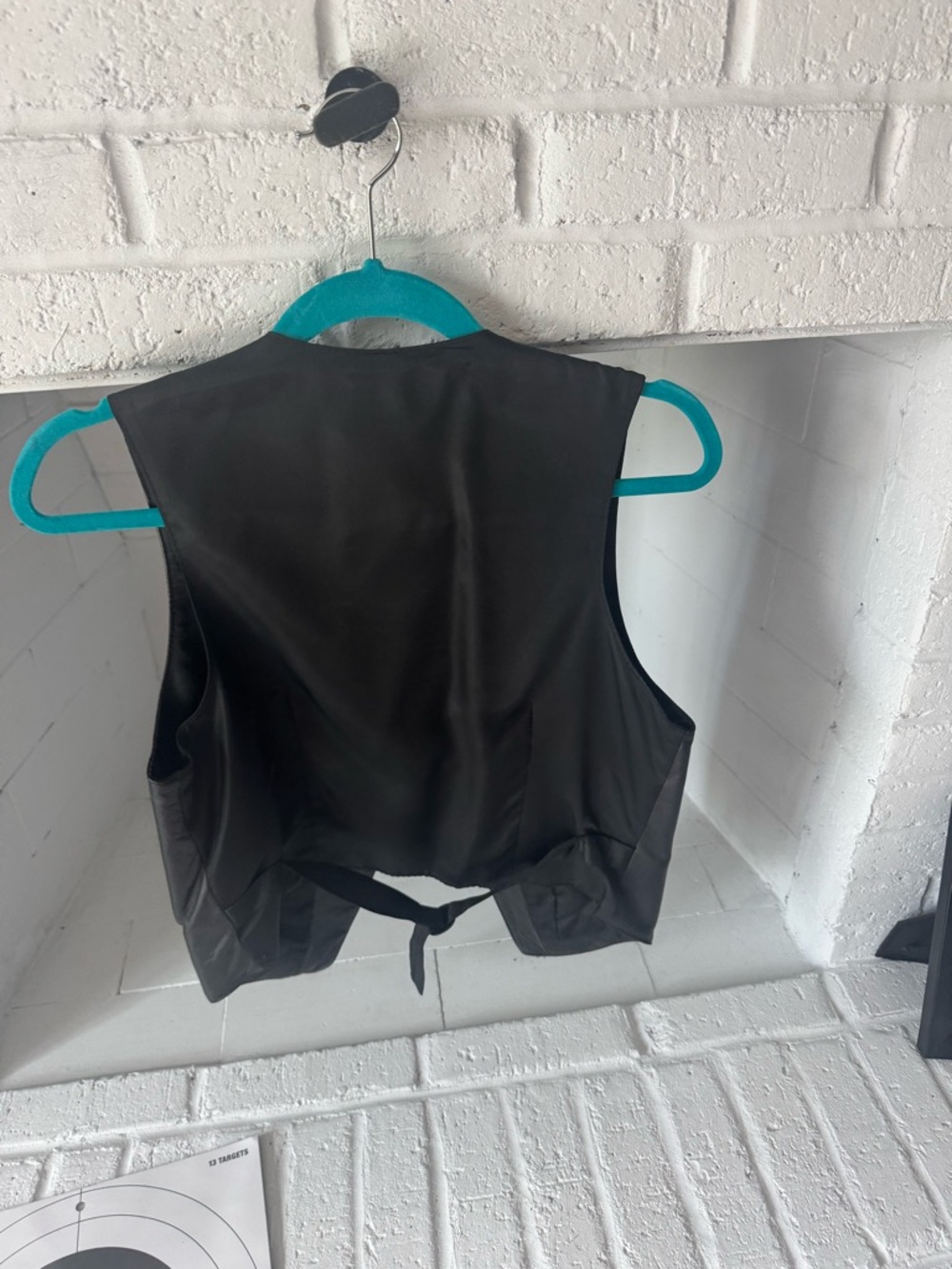 MelanzOna black-leather vest
